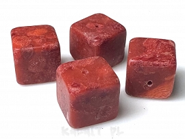 Koral naturalny kostki 1,0cm 1szt-K42