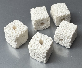 Lawa Wulkaniczna lekka kostki 1cm - 2szt. - K229