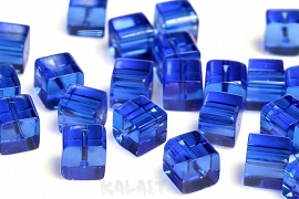 Koraliki szklane kostki niebieskie ciemne 1cm 5szt -KS191
