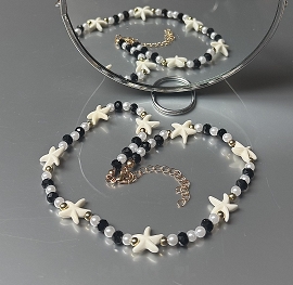 Naszyjnik z koralików i muszelek