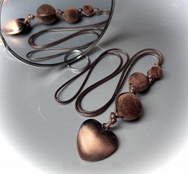 Czekoladowy naszyjnik welurowy